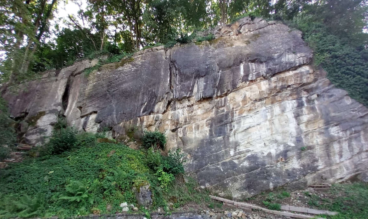 SURDENTS (Rocher des Surdents)